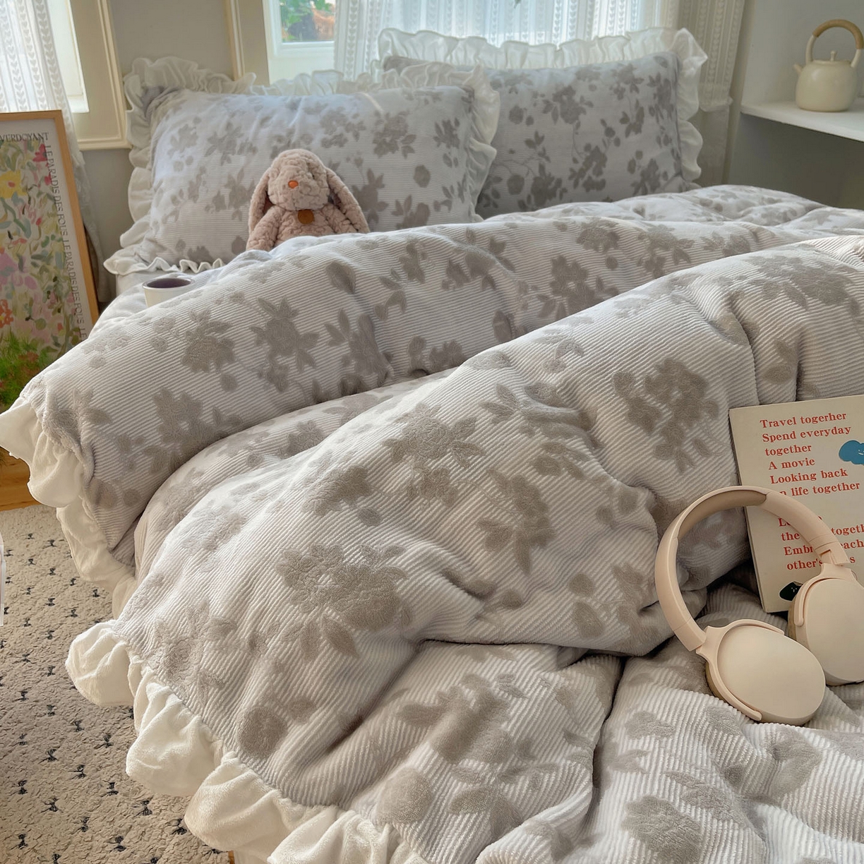 91家纺网 家纺一手货源 找家纺 （总）三朵家纺 2025新款韩系花边雕花绒牛奶绒法莱绒四件套