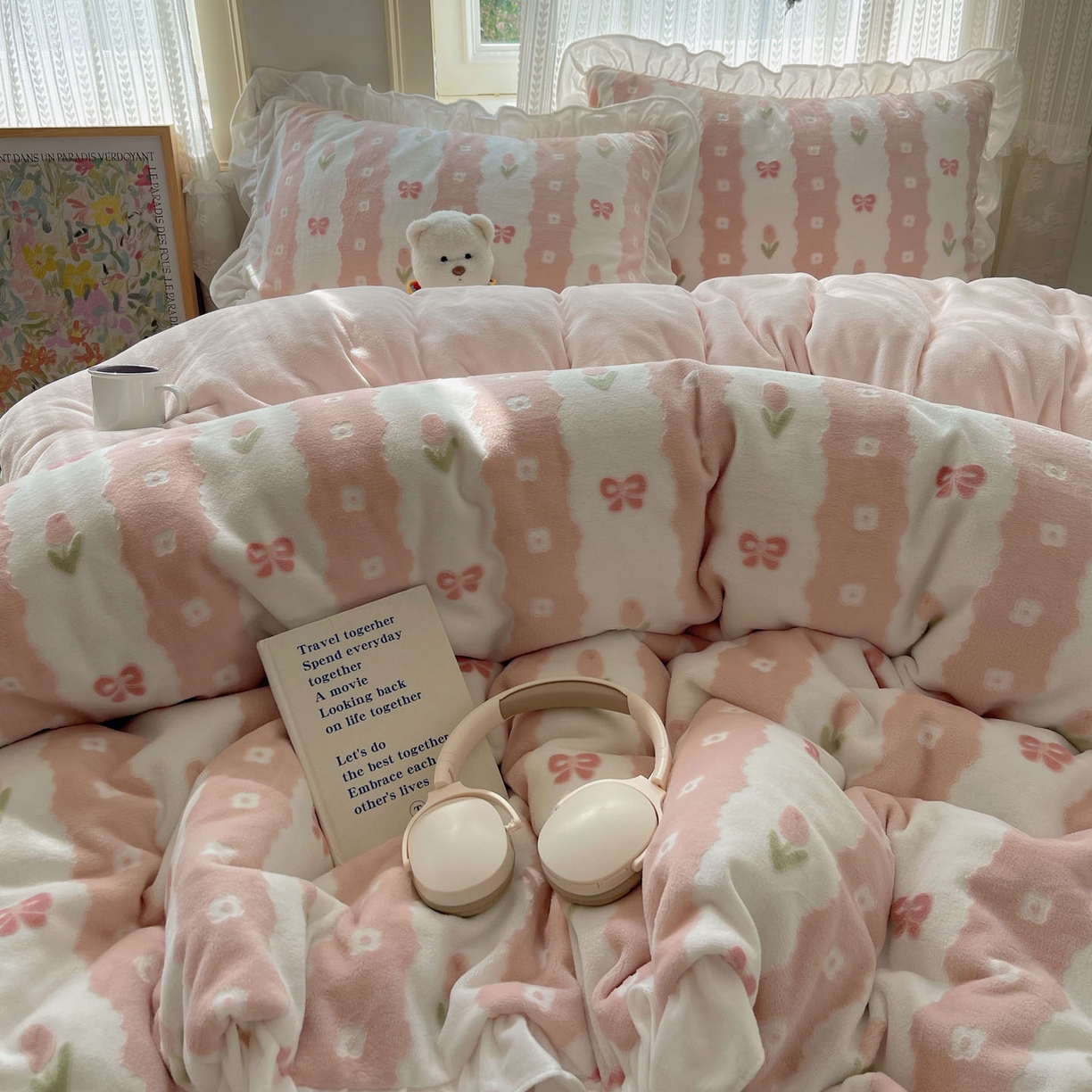 91家纺网 家纺一手货源 找家纺 三朵家纺 2025新款韩系花边雕花绒牛奶绒法莱绒四件套 恋花小经粉