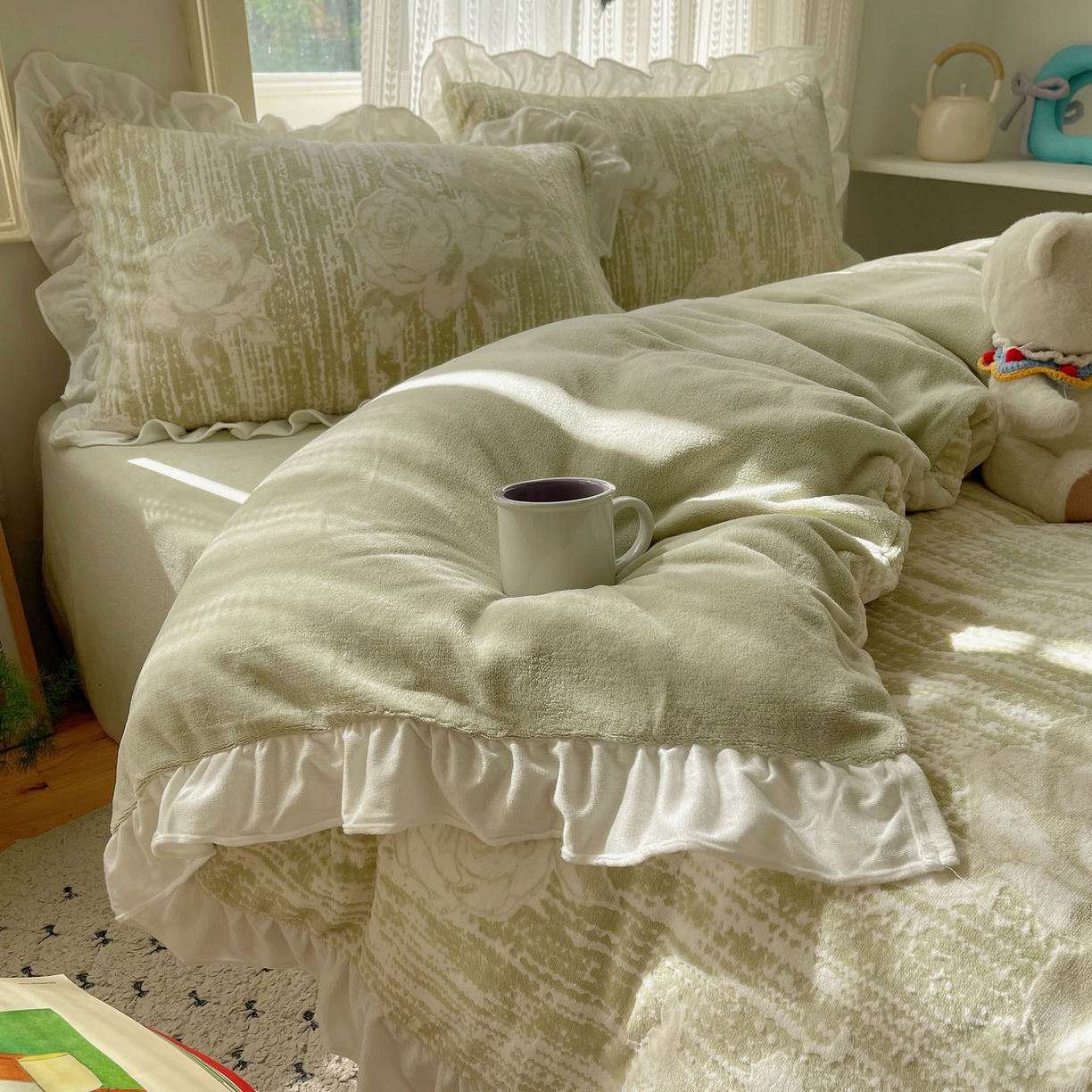 91家纺网 家纺一手货源 找家纺 三朵家纺 2025新款韩系花边雕花绒牛奶绒法莱绒四件套 绿野仙踪