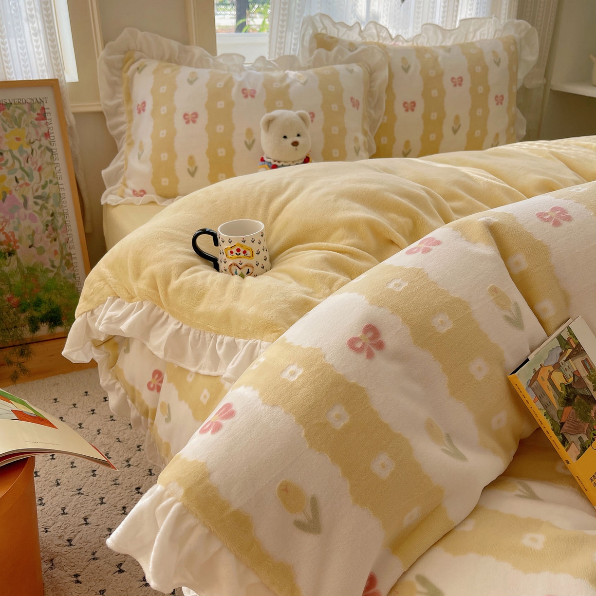 91家纺网 家纺一手货源 找家纺 三朵家纺 2025新款韩系花边雕花绒牛奶绒法莱绒四件套 恋花小经黄