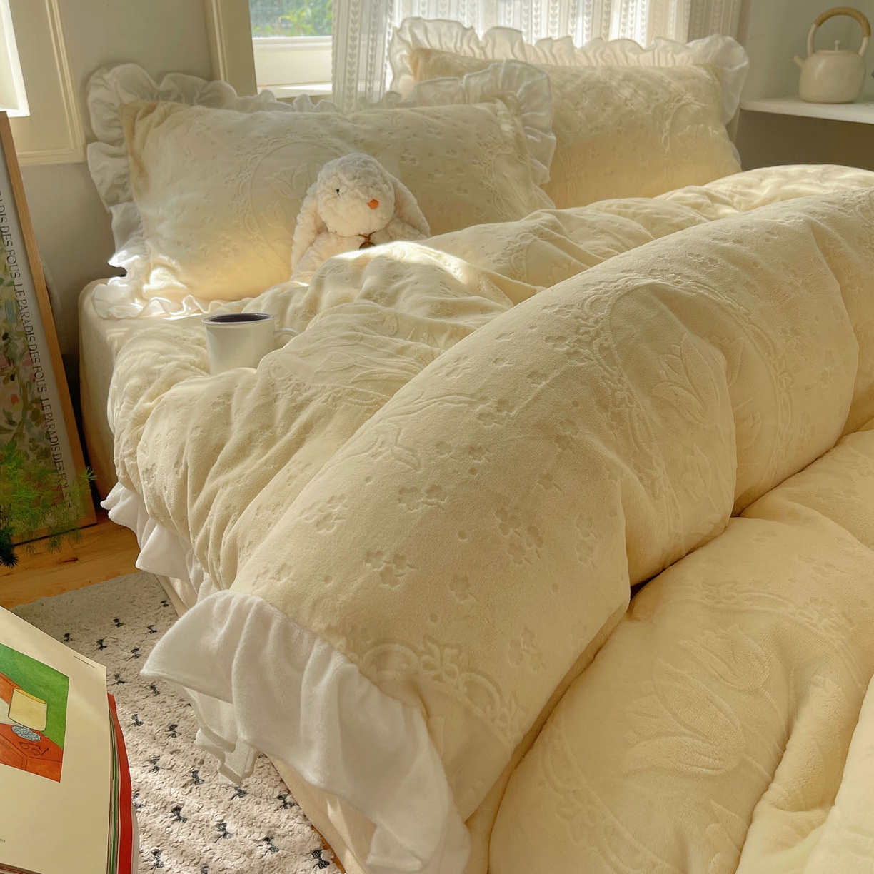 三朵家纺 2025新款韩系花边雕花绒牛奶绒法莱绒四件套 屋顶花园-黄