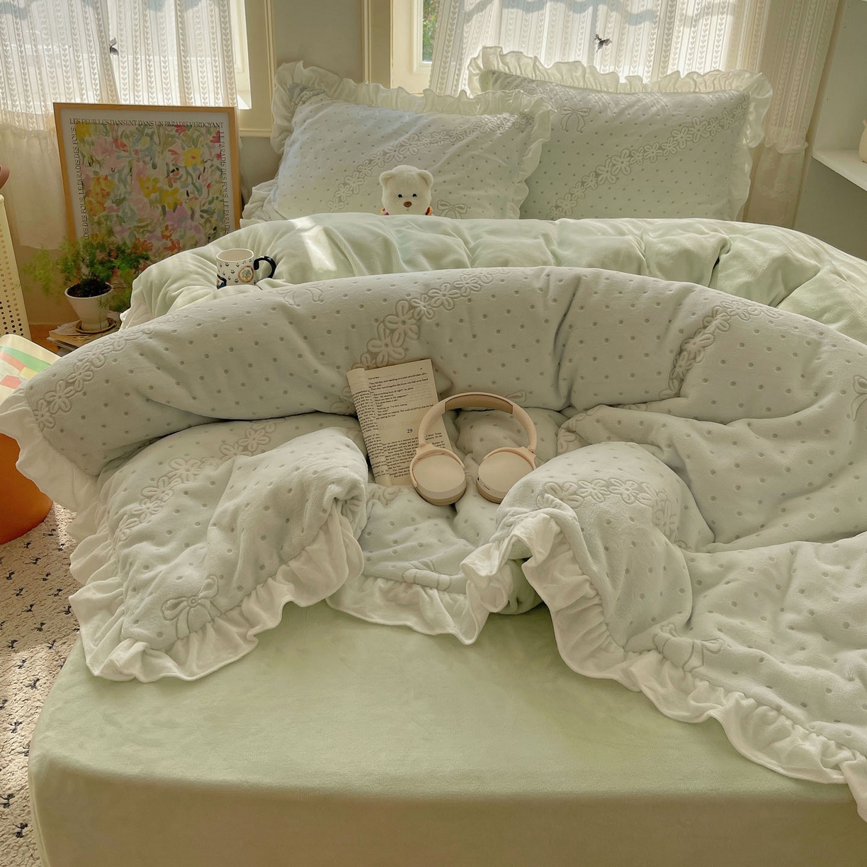 91家纺网 家纺一手货源 找家纺 三朵家纺 2025新款韩系花边雕花绒牛奶绒法莱绒四件套 海棠秘境