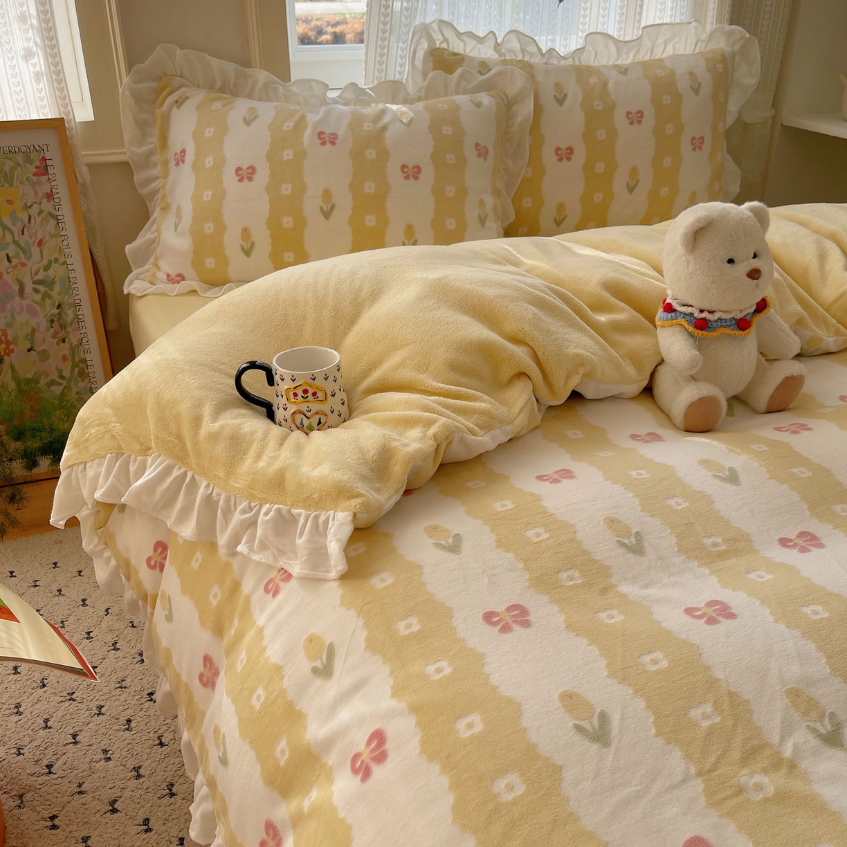 91家纺网 家纺一手货源 找家纺 三朵家纺 2025新款韩系花边雕花绒牛奶绒法莱绒四件套 恋花小经黄