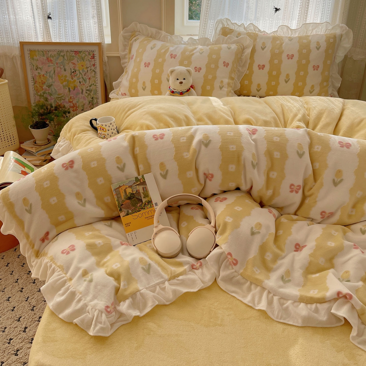 91家纺网 家纺一手货源 找家纺 三朵家纺 2025新款韩系花边雕花绒牛奶绒法莱绒四件套 恋花小经黄