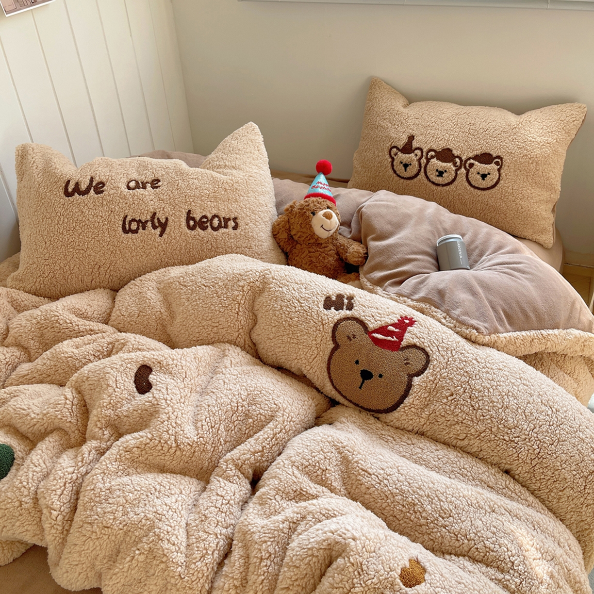 91家纺网 家纺一手货源 找家纺 （总）轻奢坊 2025新款软糯可爱ins韩风羊羔绒毛巾绣四件套