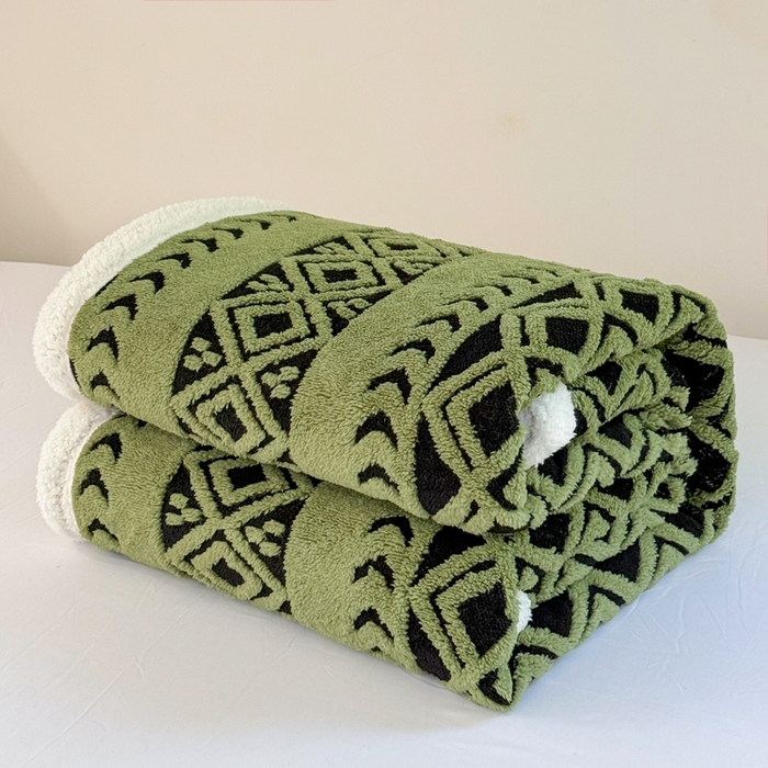 91家纺网 家纺一手货源 找家纺 卡琪曼 2025新款阳离子提花羊羔绒毛毯盖毯毯子 军绿