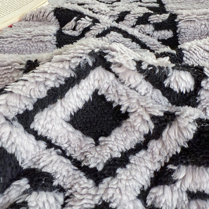 91家纺网 家纺一手货源 找家纺 卡琪曼 2025新款阳离子提花羊羔绒毛毯盖毯毯子 浅灰