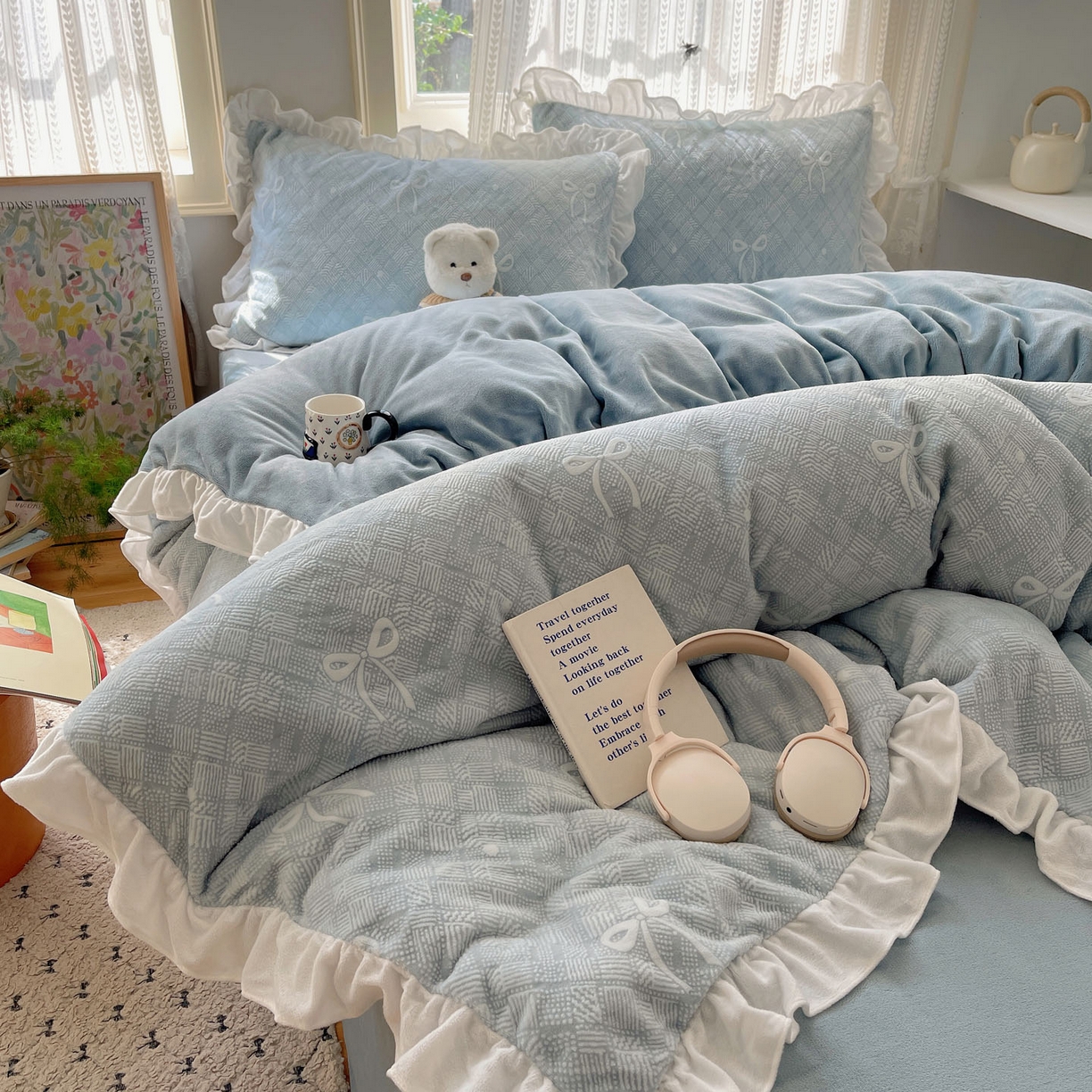 91家纺网 家纺一手货源 找家纺 三朵家纺 2025新款韩系花边雕花绒牛奶绒法莱绒四件套 拾光里里