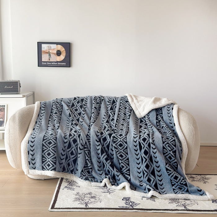 卡琪曼 2025新款阳离子提花羊羔绒毛毯盖毯毯子 雾蓝
