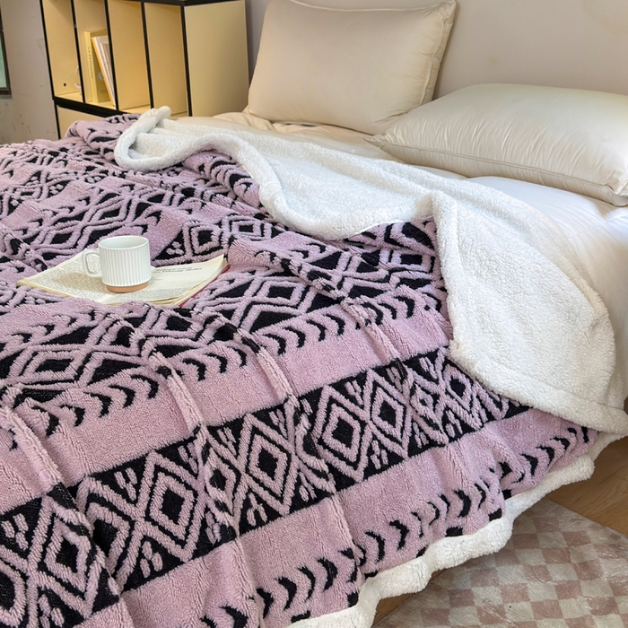 91家纺网 家纺一手货源 找家纺 卡琪曼 2025新款阳离子提花羊羔绒毛毯盖毯毯子 浅紫色