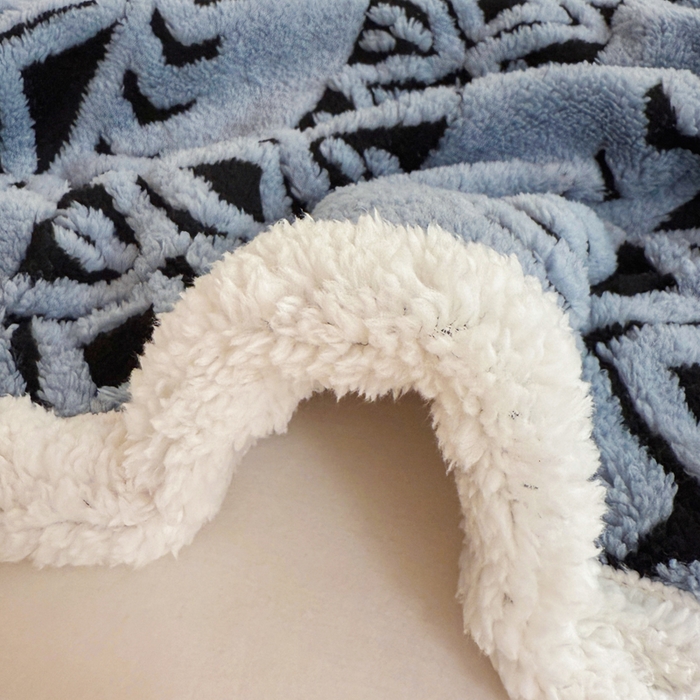 91家纺网 家纺一手货源 找家纺 卡琪曼 2025新款阳离子提花羊羔绒毛毯盖毯毯子 雾蓝