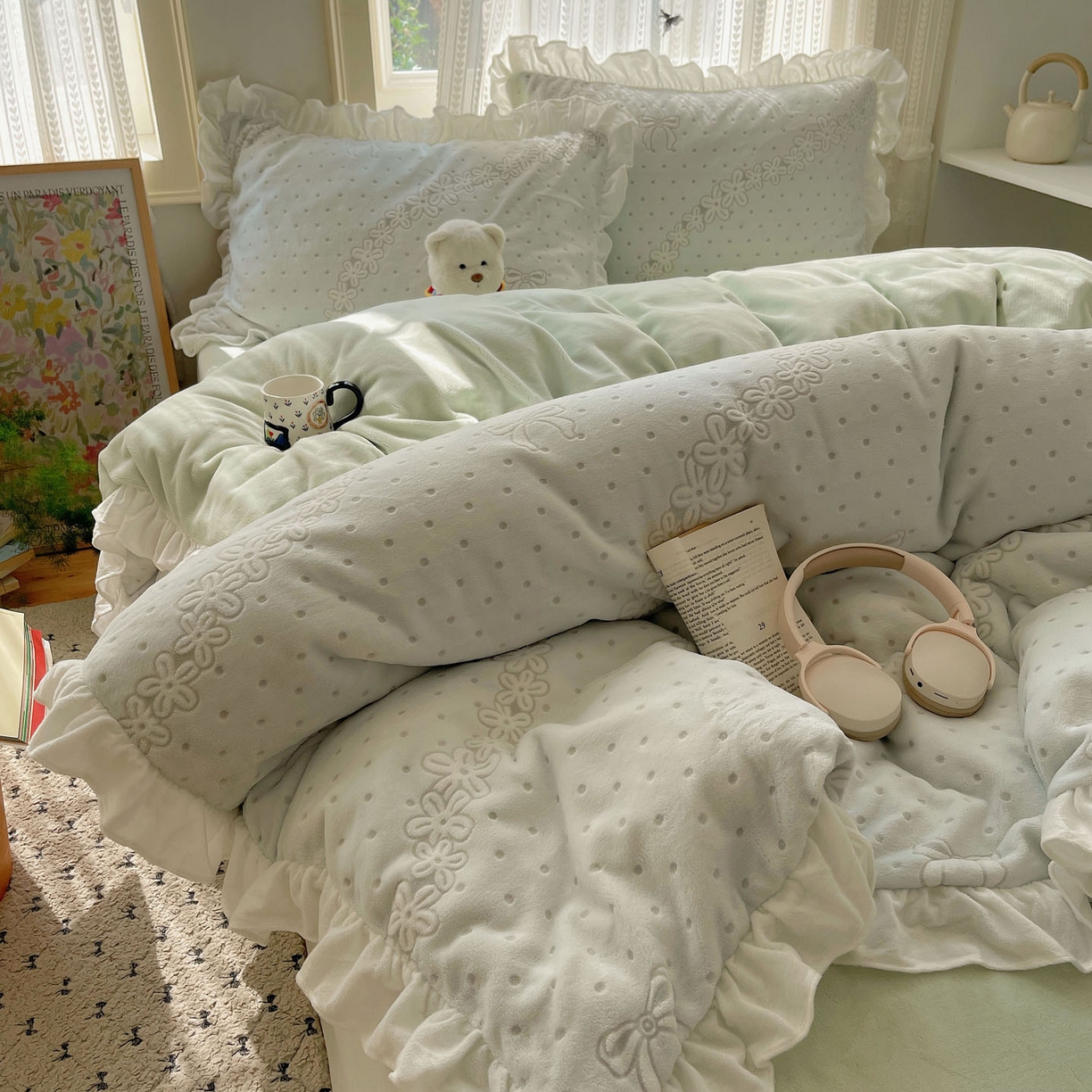 91家纺网 家纺一手货源 找家纺 三朵家纺 2025新款韩系花边雕花绒牛奶绒法莱绒四件套 海棠秘境