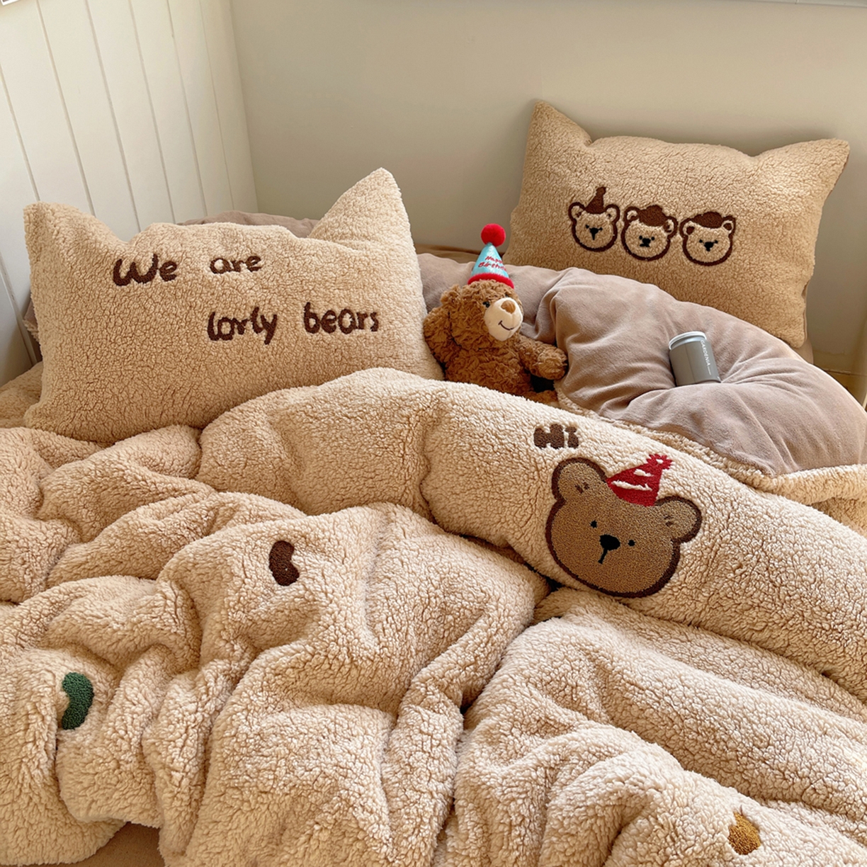 91家纺网 家纺一手货源 找家纺 （总）轻奢坊 2025新款软糯可爱ins韩风羊羔绒毛巾绣四件套