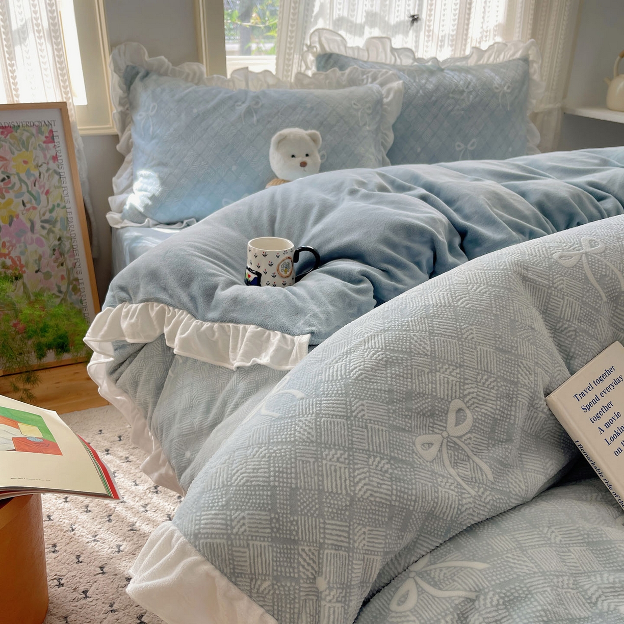 91家纺网 家纺一手货源 找家纺 三朵家纺 2025新款韩系花边雕花绒牛奶绒法莱绒四件套 拾光里里