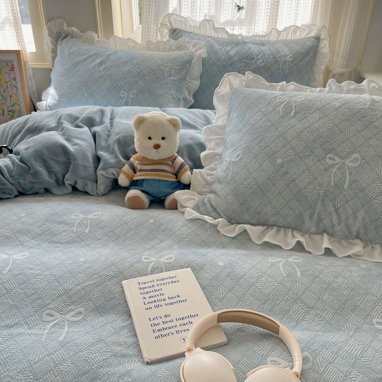 91家纺网 家纺一手货源 找家纺 三朵家纺 2025新款韩系花边雕花绒牛奶绒法莱绒四件套 拾光里里