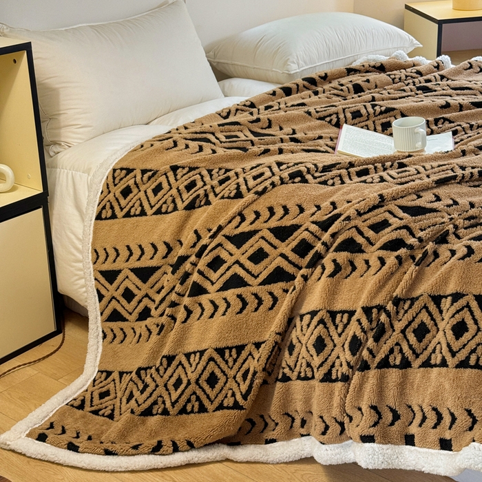 91家纺网 家纺一手货源 找家纺 卡琪曼 2025新款阳离子提花羊羔绒毛毯盖毯毯子 驼色