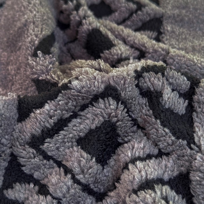 91家纺网 家纺一手货源 找家纺 卡琪曼 2025新款阳离子提花羊羔绒毛毯盖毯毯子 深灰