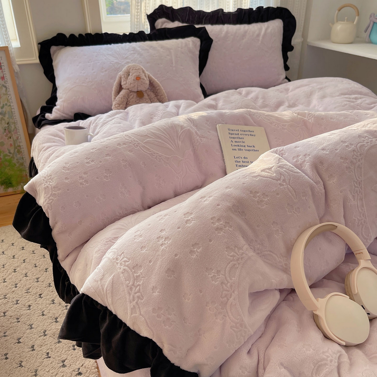 三朵家纺 2025新款韩系花边雕花绒牛奶绒法莱绒四件套 屋顶花园-紫