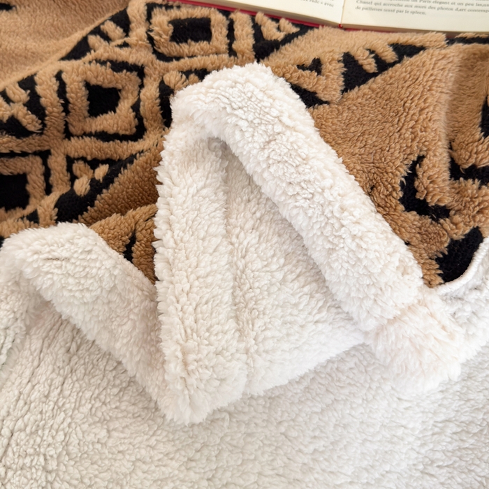 91家纺网 家纺一手货源 找家纺 卡琪曼 2025新款阳离子提花羊羔绒毛毯盖毯毯子 驼色