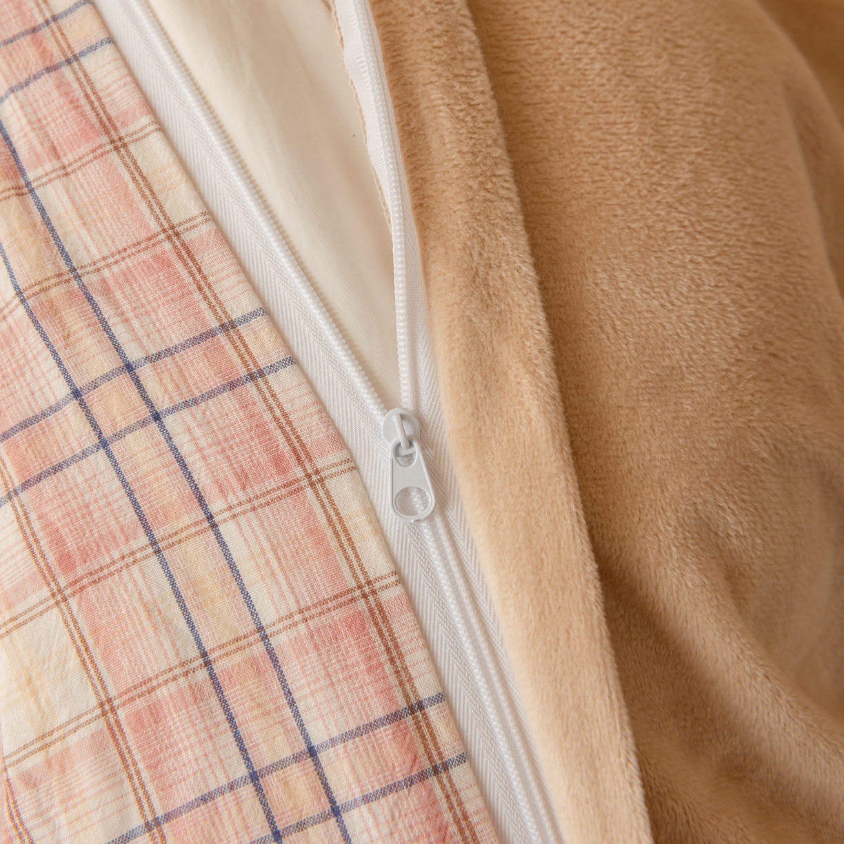 91家纺网 家纺一手货源 找家纺 雯雨家纺 2025新款一面全棉一面牛奶绒可拆洗冬被被子被芯春秋被被子被芯 棉绒-凯利咖