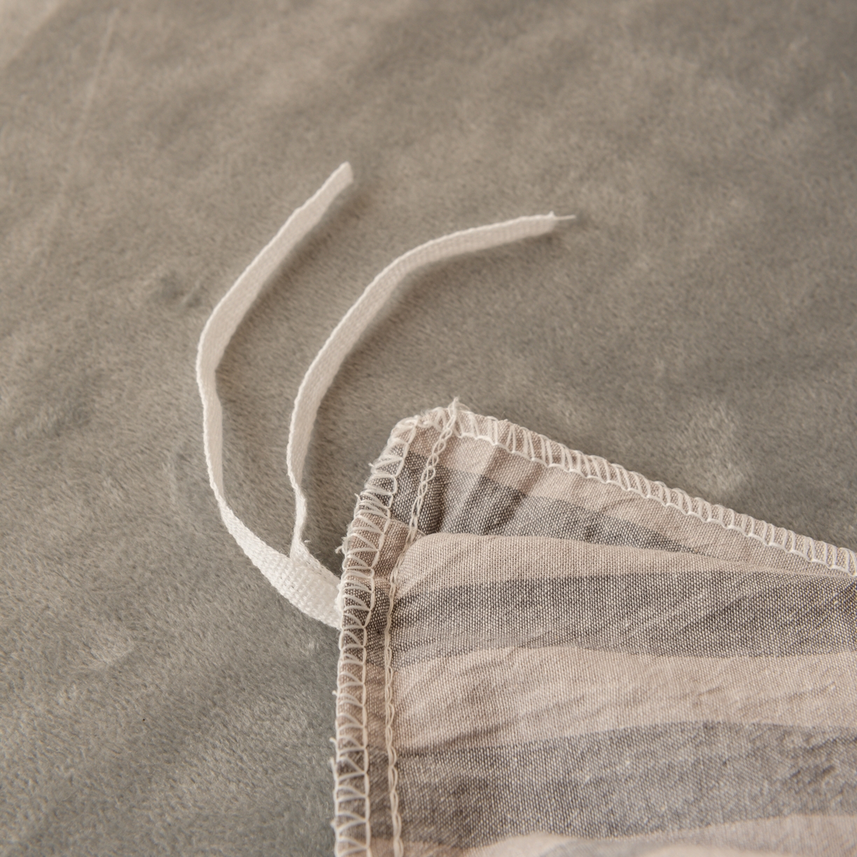 91家纺网 家纺一手货源 找家纺 雯雨家纺 2025新款一面全棉一面牛奶绒可拆洗冬被被子被芯春秋被被子被芯 棉绒-布林灰