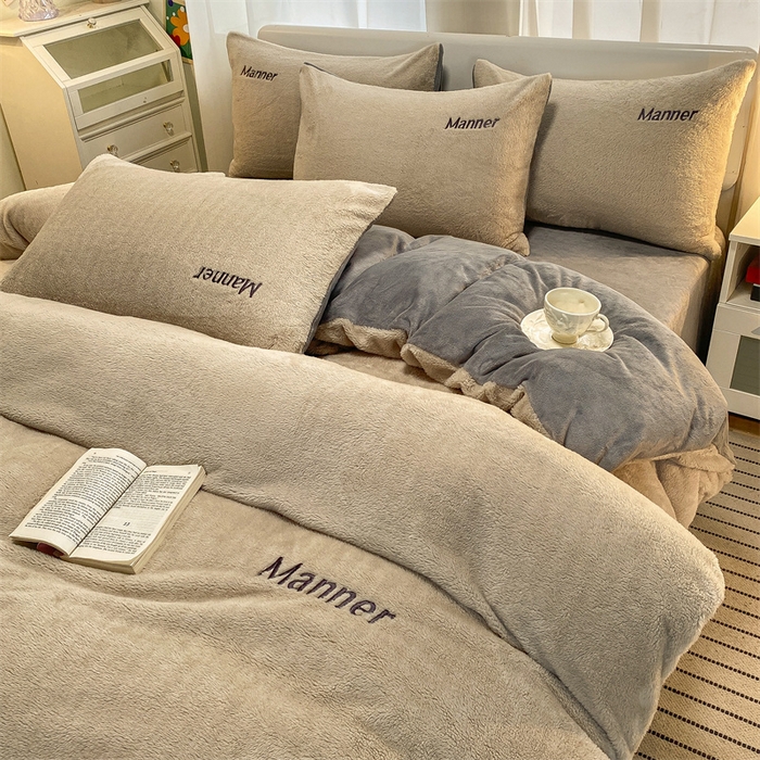 91家纺网 家纺一手货源 找家纺 （总）梦幻之城 2025新款牛奶绒刺绣四件套-凯勒系列A款