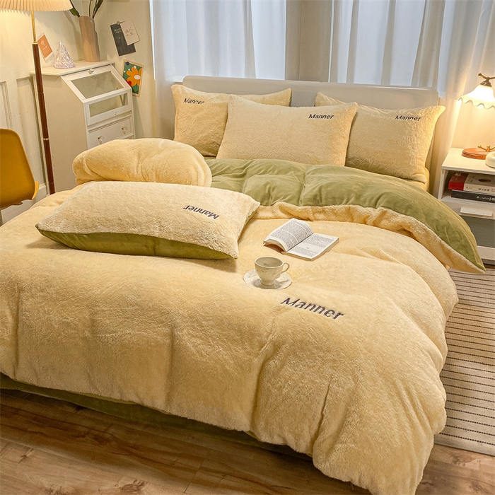 91家纺网 家纺一手货源 找家纺 梦幻之城 2025新款牛奶绒刺绣四件套-凯勒系列A款 凯勒-暖黄+苹果绿