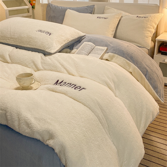 91家纺网 家纺一手货源 找家纺 梦幻之城 2025新款牛奶绒刺绣四件套-凯勒系列A款 凯勒-奶芋色+星辰灰