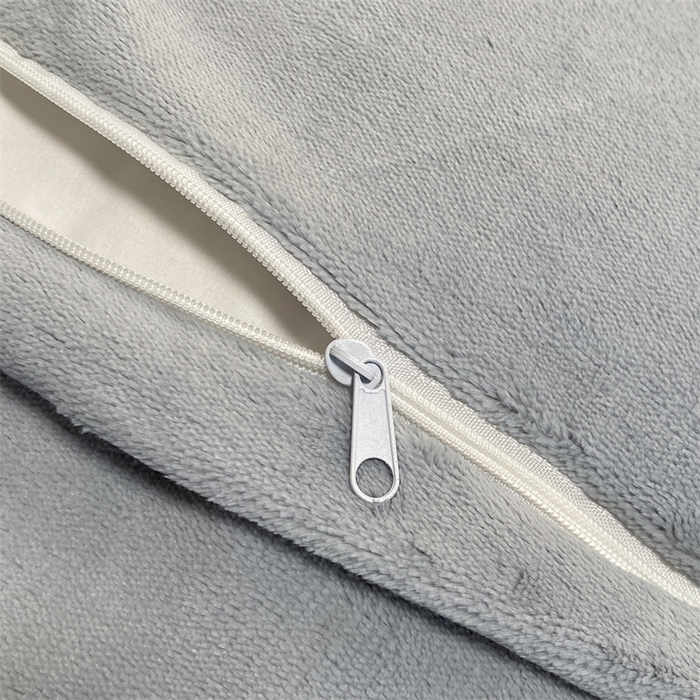 91家纺网 家纺一手货源 找家纺 梦幻之城 2025新款牛奶绒刺绣四件套-凯勒系列A款 凯勒-奶芋色+星辰灰