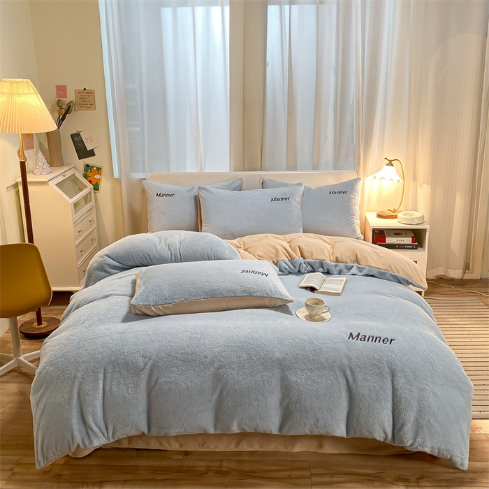 91家纺网 家纺一手货源 找家纺 梦幻之城 2025新款牛奶绒刺绣四件套-凯勒系列A款 凯勒-尼罗兰+香槟色