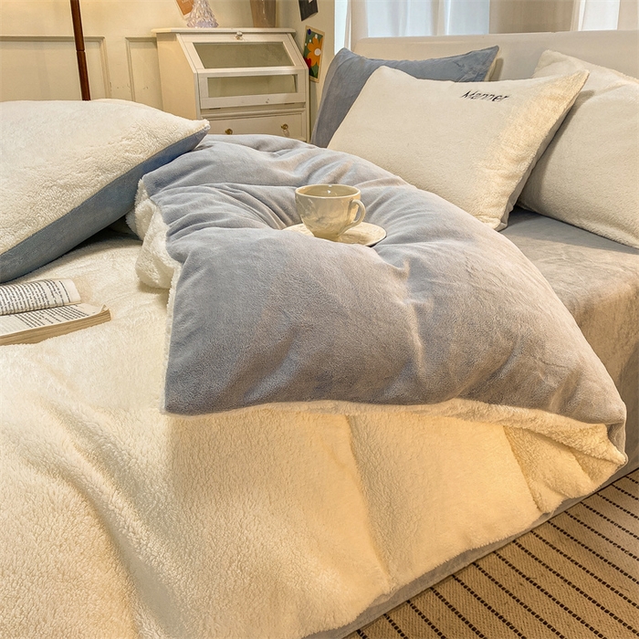 91家纺网 家纺一手货源 找家纺 梦幻之城 2025新款牛奶绒刺绣四件套-凯勒系列A款 凯勒-奶芋色+星辰灰