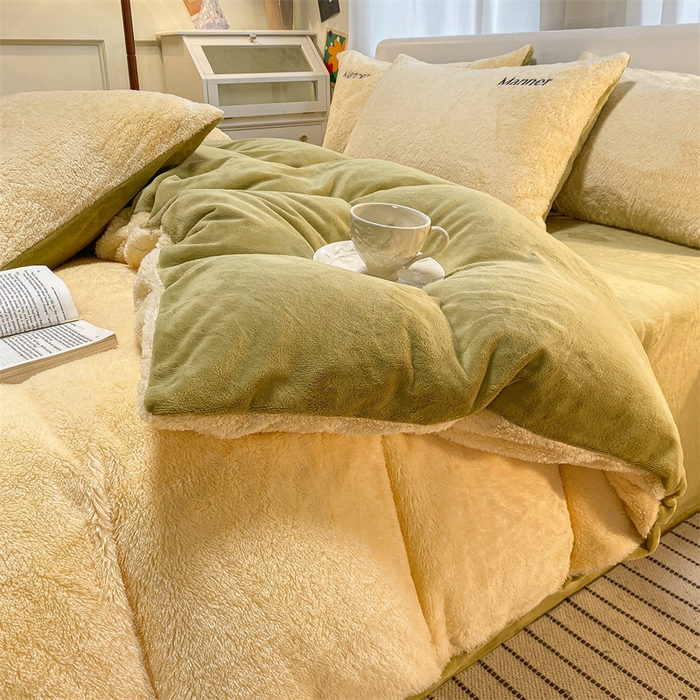 91家纺网 家纺一手货源 找家纺 梦幻之城 2025新款牛奶绒刺绣四件套-凯勒系列A款 凯勒-暖黄+苹果绿