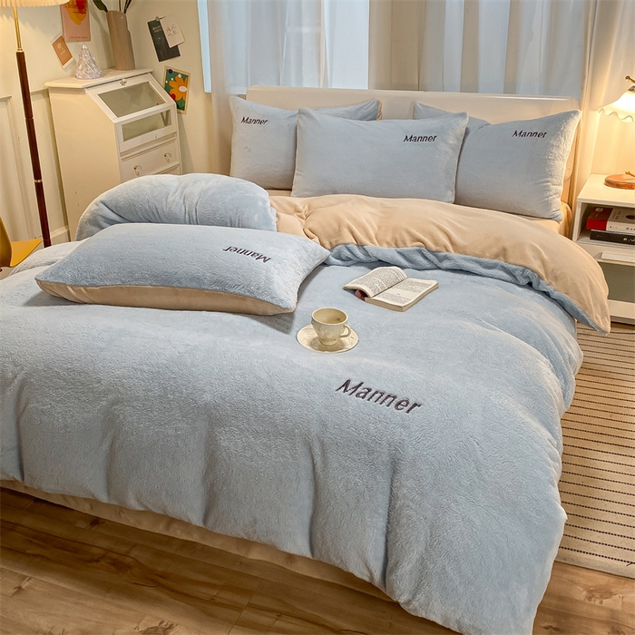 91家纺网 家纺一手货源 找家纺 梦幻之城 2025新款牛奶绒刺绣四件套-凯勒系列A款 凯勒-尼罗兰+香槟色