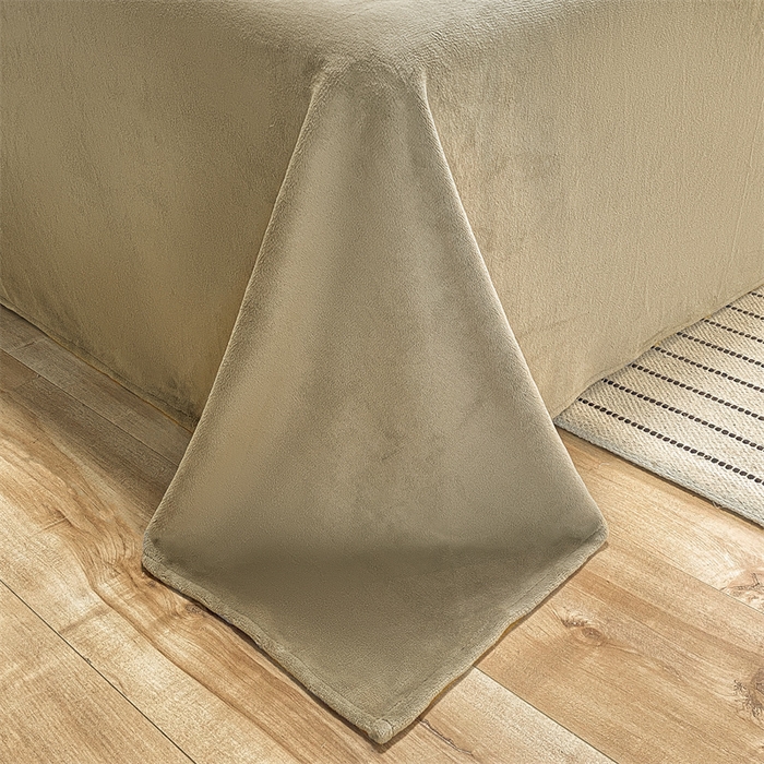 91家纺网 家纺一手货源 找家纺 梦幻之城 2025新款牛奶绒刺绣四件套-凯勒系列A款 凯勒-经典灰+香草灰