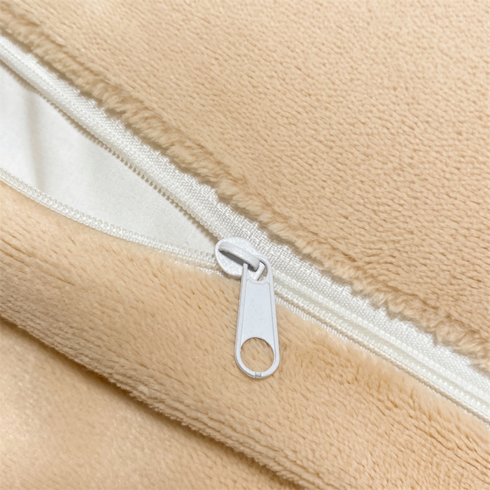 91家纺网 家纺一手货源 找家纺 梦幻之城 2025新款牛奶绒刺绣四件套-凯勒系列A款 凯勒-尼罗兰+香槟色