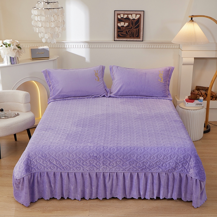 91家纺网 家纺一手货源 找家纺 （总）程百万家纺 2025新款素色婴儿绒四件套蕾丝床盖款牛奶绒四件套