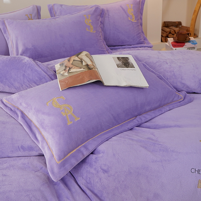 91家纺网 家纺一手货源 找家纺 （总）程百万家纺 2025新款素色婴儿绒四件套蕾丝床盖款牛奶绒四件套