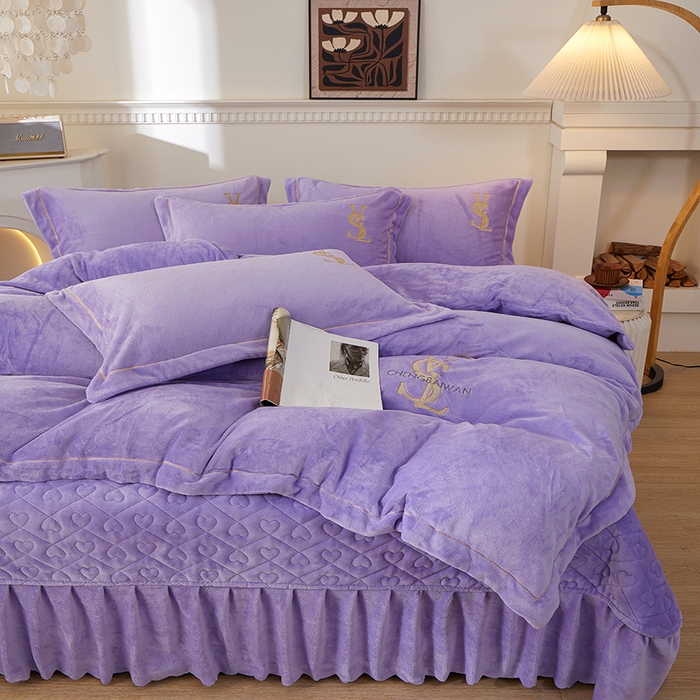 91家纺网 家纺一手货源 找家纺 （总）程百万家纺 2025新款素色婴儿绒四件套蕾丝床盖款牛奶绒四件套