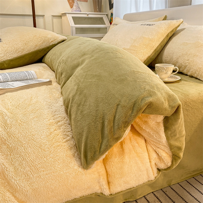 91家纺网 家纺一手货源 找家纺 梦幻之城 2025新款牛奶绒刺绣四件套-凯勒系列A款 凯勒-暖黄+苹果绿