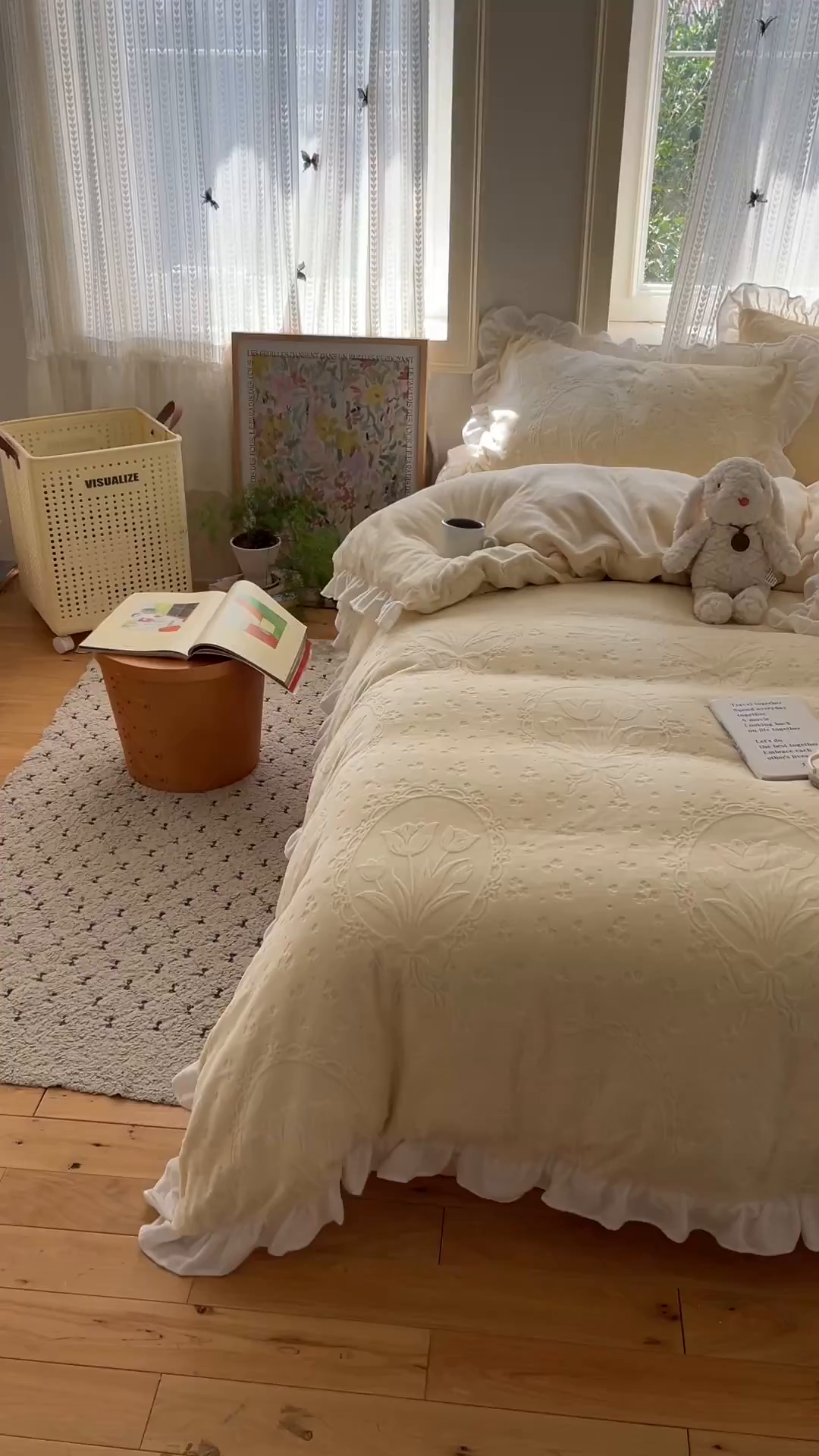 91家纺网 家纺一手货源 找家纺 三朵家纺 2025新款韩系花边雕花绒牛奶绒法莱绒四件套 屋顶花园-黄