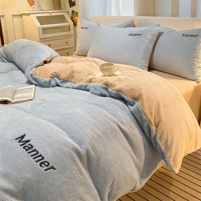 91家纺网 家纺一手货源 找家纺 梦幻之城 2025新款牛奶绒刺绣四件套-凯勒系列A款 凯勒-尼罗兰+香槟色