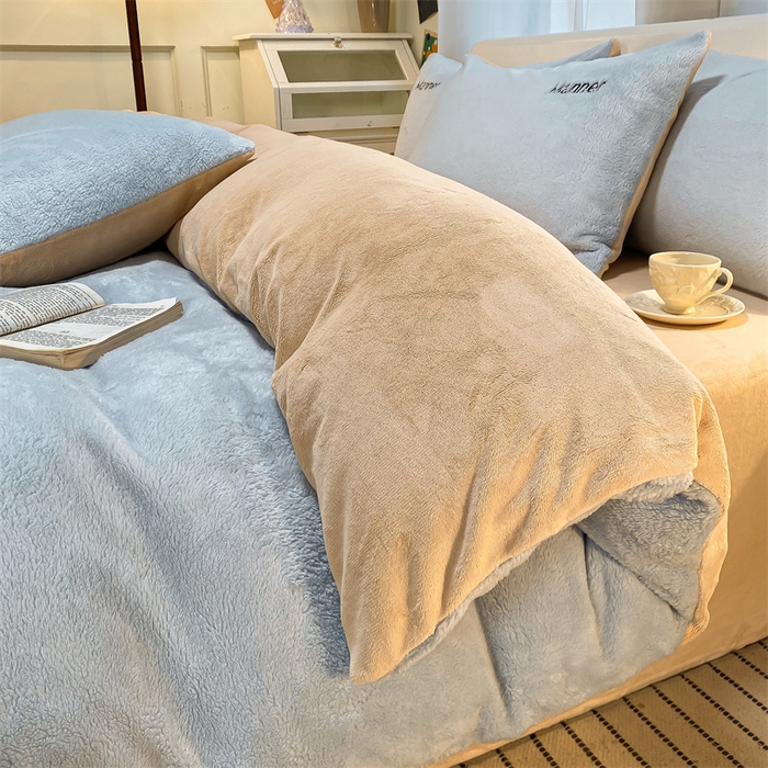 91家纺网 家纺一手货源 找家纺 梦幻之城 2025新款牛奶绒刺绣四件套-凯勒系列A款 凯勒-尼罗兰+香槟色