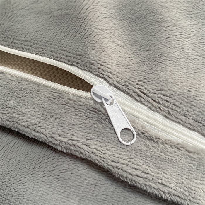 91家纺网 家纺一手货源 找家纺 梦幻之城 2025新款牛奶绒刺绣四件套-凯勒系列A款 凯勒-香草灰+经典灰