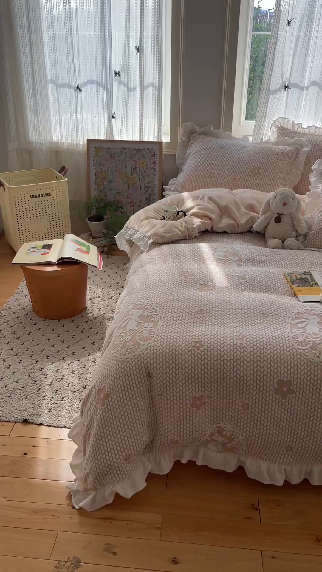 91家纺网 家纺一手货源 找家纺 三朵家纺 2025新款韩系花边雕花绒牛奶绒法莱绒四件套 精灵兔