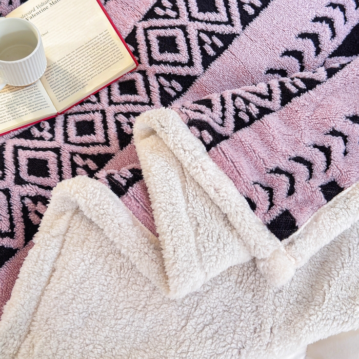 91家纺网 家纺一手货源 找家纺 卡琪曼 2025新款阳离子提花羊羔绒毛毯盖毯毯子 浅紫色