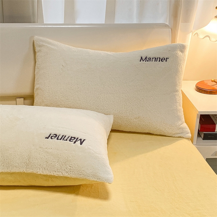 91家纺网 家纺一手货源 找家纺 梦幻之城 2025新款牛奶绒刺绣四件套-凯勒系列A款 凯勒-奶芋色+暖黄