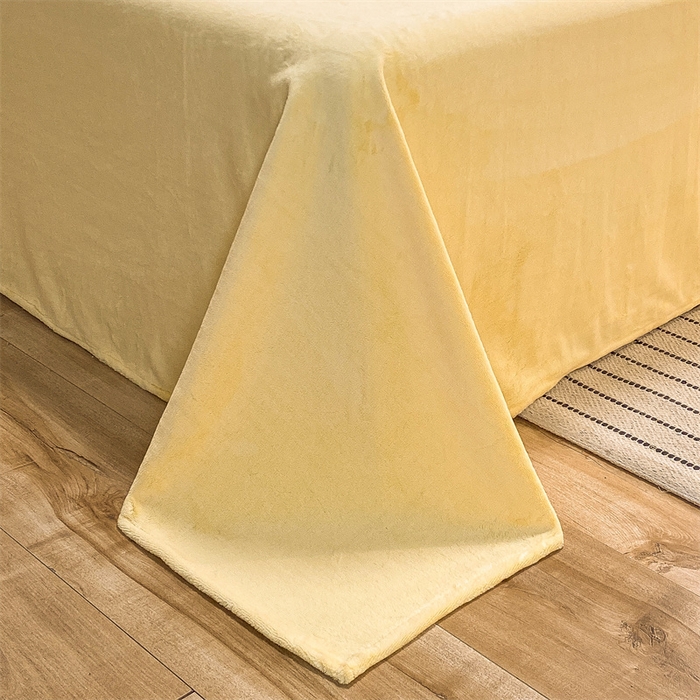 91家纺网 家纺一手货源 找家纺 梦幻之城 2025新款牛奶绒刺绣四件套-凯勒系列A款 凯勒-奶芋色+暖黄