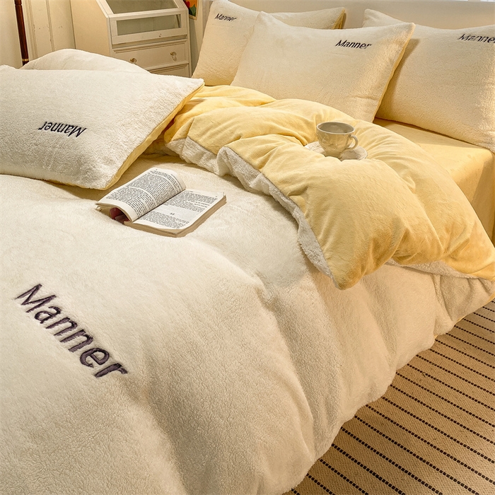 91家纺网 家纺一手货源 找家纺 梦幻之城 2025新款牛奶绒刺绣四件套-凯勒系列A款 凯勒-奶芋色+暖黄