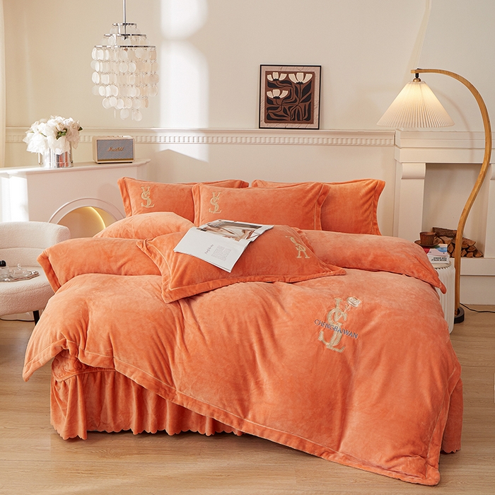 91家纺网 家纺一手货源 找家纺 （总）程百万家纺 2025新款素色婴儿绒四件套蕾丝床盖款牛奶绒四件套