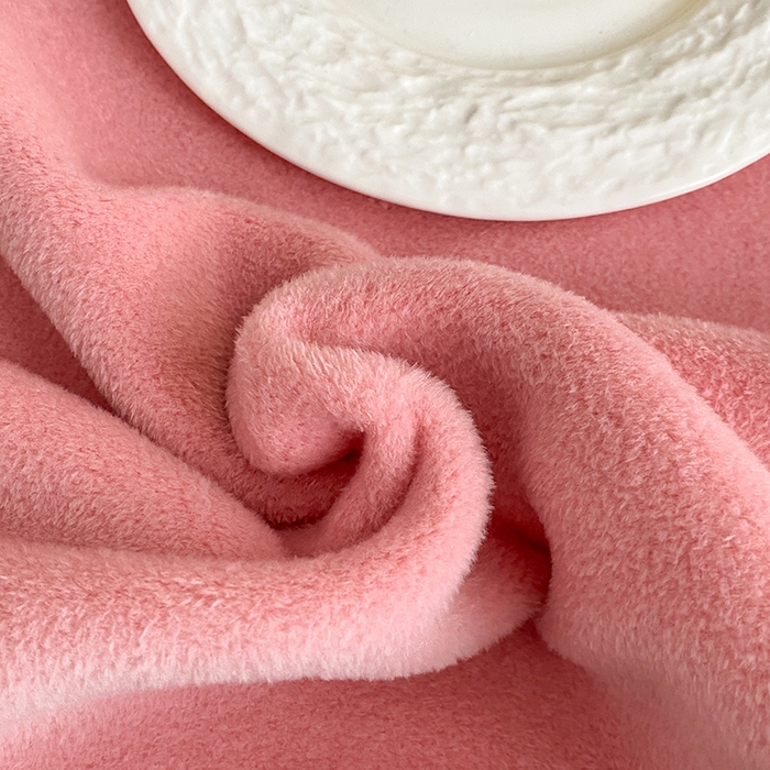 91家纺网 家纺一手货源 找家纺 美伦美焕 2025新款高克重纯色獭獭绒毛毯盖毯 胭脂粉